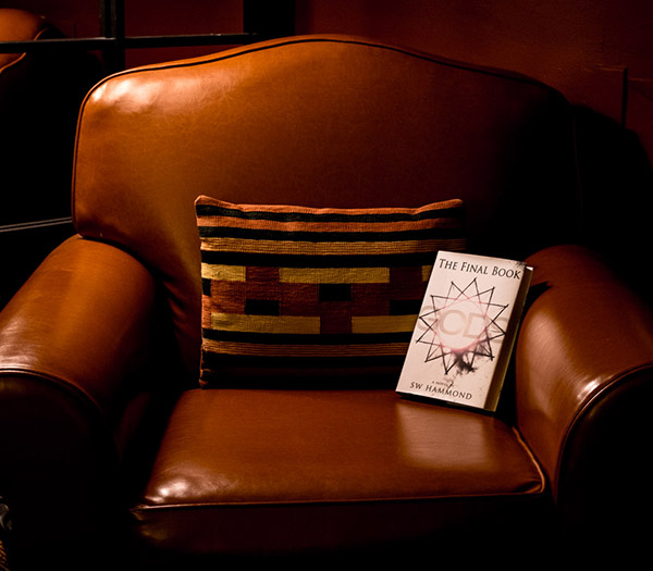 The Final Book: Gods - Leather Chair